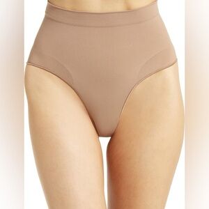 Skims Women’s Size XS Seamless Sculpt‎ Mid Rise Waist Tan